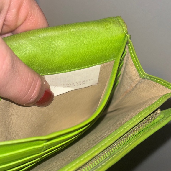Bottega Venetia Green Woven Leather wallet - Picture 9 of 13